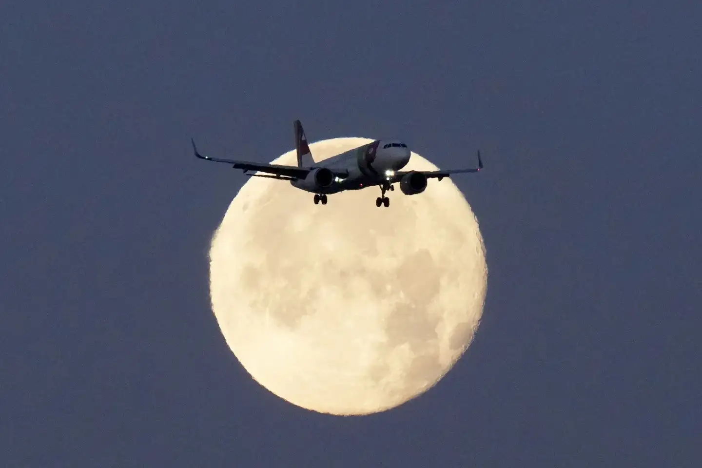 Airbus inspects panels on ubiquitous A320 passenger jets as it wraps up quick software patch